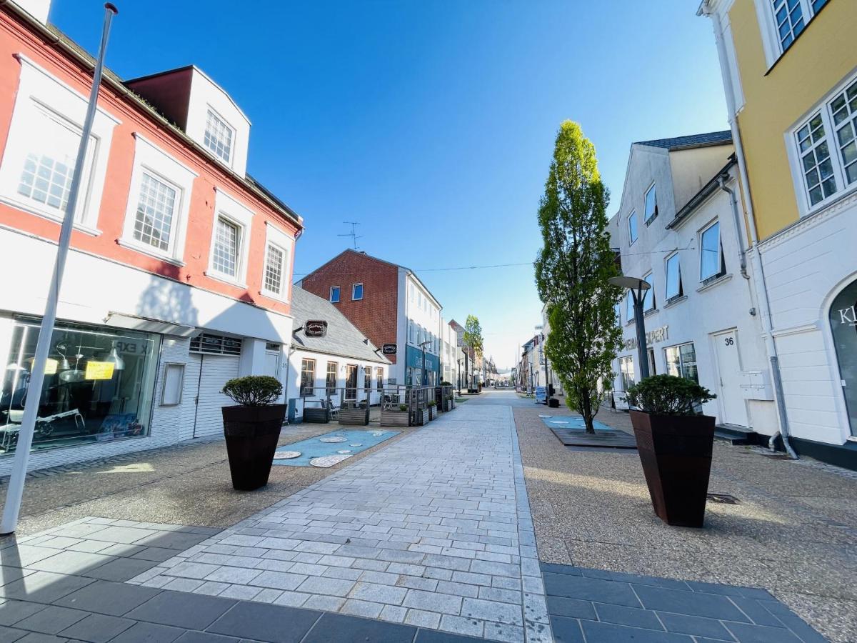 Aday - Charming Apartment In The Pedestrian Street Of Frederikshavn Exterior photo